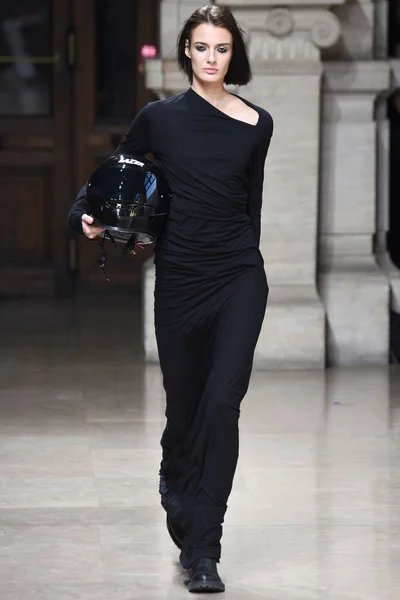 Look 1